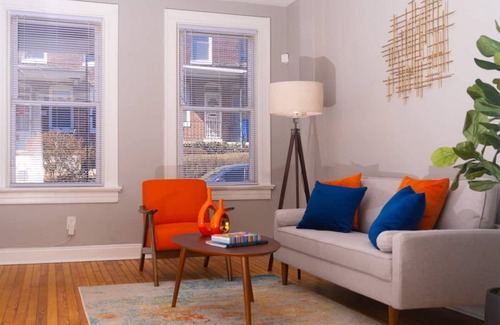 Downtown Baltimore House | Peaceful Cozy Townhouse