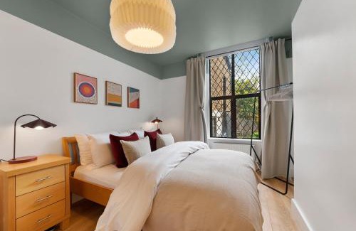 Tollington Apartment | Peaceful Crouch Hill Flat by MoreThanStays