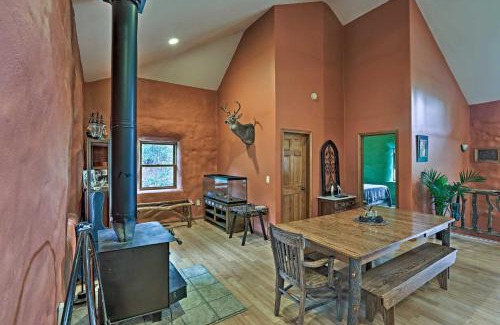 Carbondale House | Peaceful Custom Carbondale Home with Deck, Near SIU!