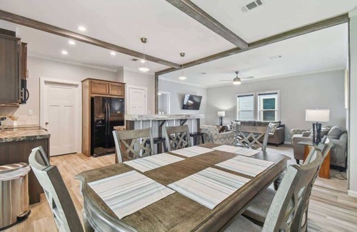 Dade City House | 🌴 Peaceful Dade City Retreat | Relax, Unwind & Enjoy Resort Style Amenities!