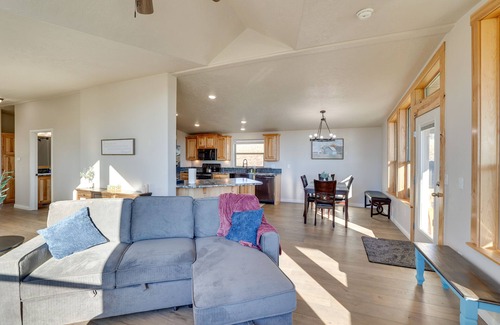 Harvard House | Peaceful Deary Vacation Rental w/Deck & Views!