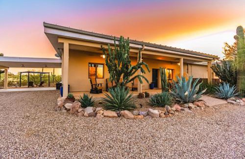 Tucson House | Peaceful Desert Retreat - Stunning Views - Pool Spa, Backyard, Music - Tucson !