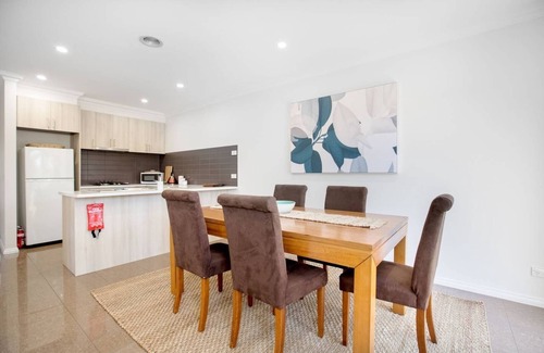 Mill Park House | Peaceful Designer 2BR@Leafy Mill Park