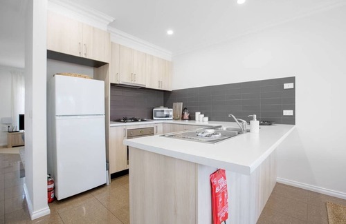 Mill Park House | Peaceful Designer 2BR@Leafy Mill Park