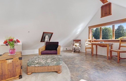 Fort Bragg House | Peaceful, dog-friendly studio with meadow views on 5 acres in the redwoods!