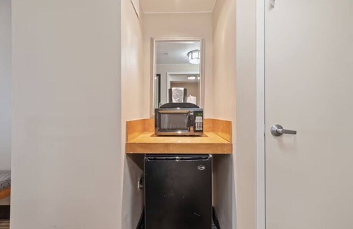 Carteret Apartment | Peaceful Double Suite Sleeps 4 Prime Location