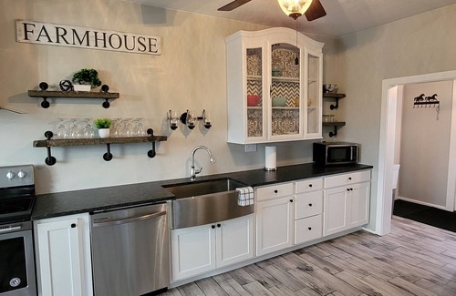 Maupin House | Peaceful Elegance in the country near the Deschutes River