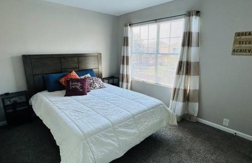 Houston House | Peaceful Entire Home 15 Mn IAH, 25 Mn frm Downtown