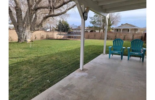 Lancaster House | Peaceful Entire Studio with Full Bath/Kitchenette