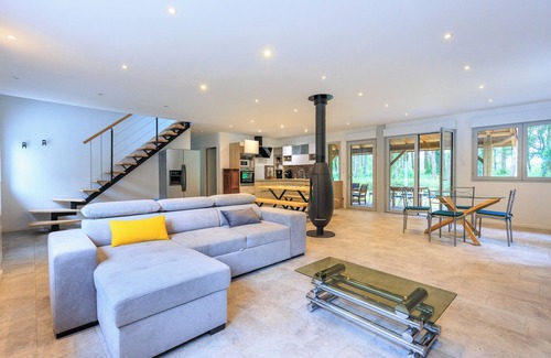 Magescq House | Peaceful Escape at La Résinière: Your Tranquil Retreat in Magescq with Pool and All Modern Comforts