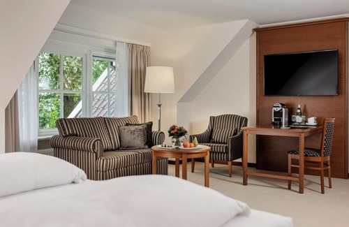 Ootmarsum Hotel | Peaceful Escape Ideal for a Romantic Getaway - with Indoor and Outdoor Pool