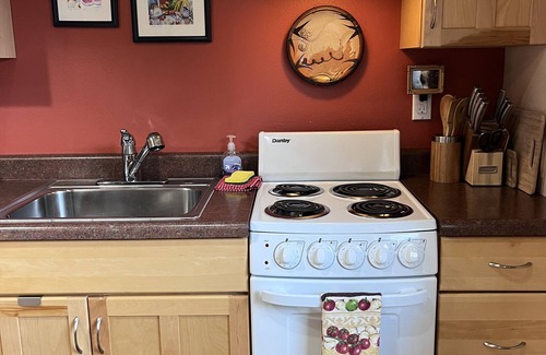 Sedro-Woolley Apartment | Peaceful Escape. Stay at "Fig Tree Suite"