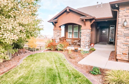 Elbert House | Peaceful Falcon Hot Tub Pet Friendly 3 King Bedsnn