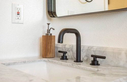 Fallbrook Villa | Peaceful Fallbrook Vineyard Villa Poolhouse - No Cleaning Fee!