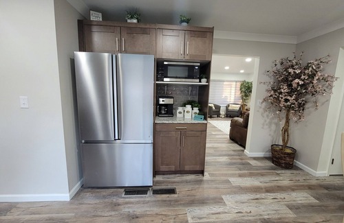 Dearborn Heights House | Peaceful Family-Friendly 3BR Home – Renovated, 20 Mins to Detroit – Monthly Only