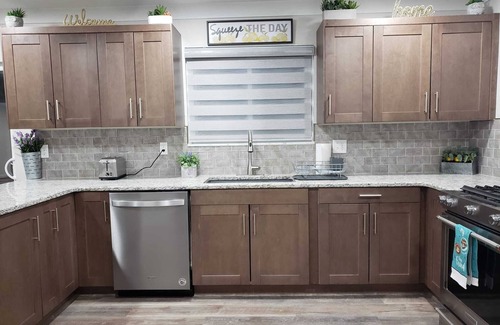 Dearborn Heights House | Peaceful Family-Friendly 3BR Home – Renovated, 20 Mins to Detroit – Monthly Only