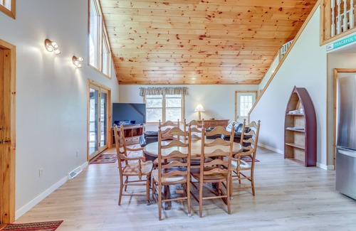 Warrensburg Cabin | Peaceful Family Cabin on Schroon River!