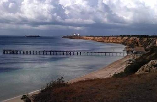 Dalrymple House | Peaceful family friendly accommodation close to the beach and jetty