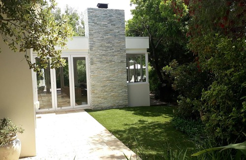Stellenbosch House | Peaceful Family Home Nestled in the Winelands