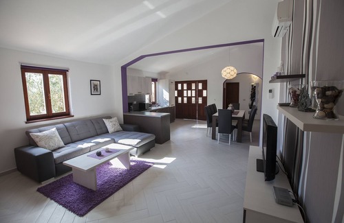 Galizana Villa | Peaceful Family House " Tedi " With heated pool !