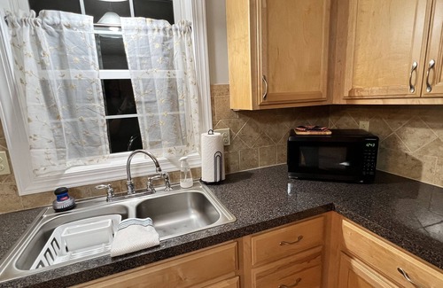 Ransom House | Peaceful family & pet-friendly country 3-bedroom house. Fire pit and views!