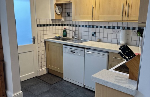 Horfield House | Peaceful Family Retreat Near Gloucester Road