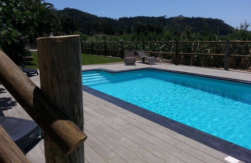 Mouraria Cottage | Peaceful family retreat by the pool, only minutes away from the beach
