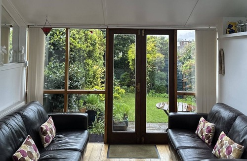 Horfield House | Peaceful Family Retreat near Gloucester Road