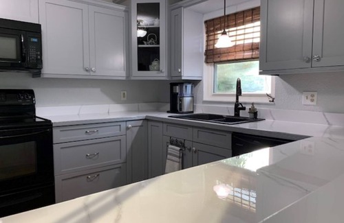 Longwood House | Peaceful family retreat-centrally located for attraction options!