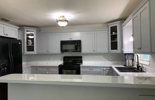 Longwood House | Peaceful family retreat-centrally located for attraction options!