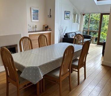 Horfield House | Peaceful Family Retreat Near Gloucester Road