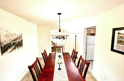 Inlet House | Peaceful Family Retreat – Spacious 4BR Home - 5 acres of forest