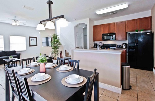 Bellavida House | Peaceful Family Stay This Fall