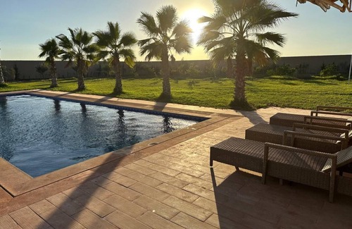 Eddir Villa | Peaceful Family Villa : Pool Farm Mountain View