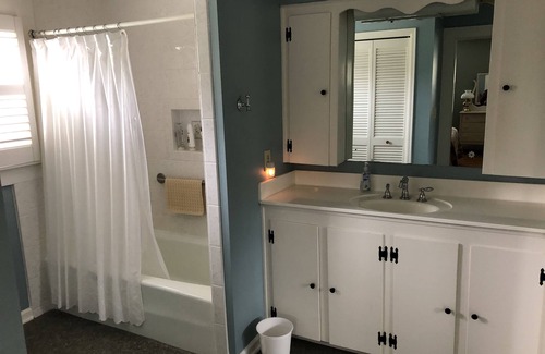 Frankfort Other | Peaceful Farmhouse Retreat Frankfort, Kentucky