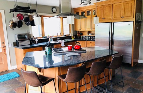 Clare House | Peaceful Farmland Getaway