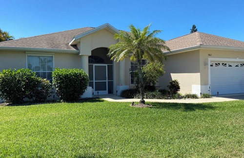 Bonita Shores House | Peaceful Florida Retreat.Spacious 3BR/3BA Private Pool Home