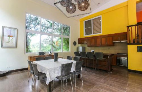 Laguna Province House | Peaceful Forest Haven 3 BR Bangkong Kahoy