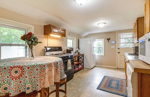 Franklin Cottage | Peaceful Franklin Cottage ~ 1 Mi to Downtown!