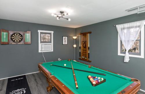 Arden House | Peaceful, fun, & funky round home with pool table