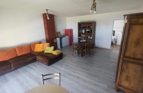 Saint-Bonnet-de-Four Cottage | Peaceful Gîte Rouge on farm, pets allowed, wifi included