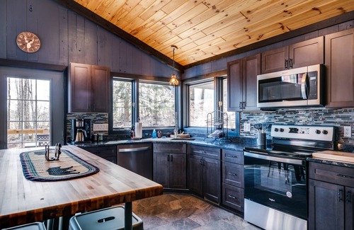Galeton House | Peaceful getaway, dark skies, and great views!