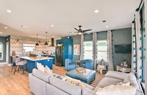 Pointe San Luis House | Peaceful Galveston Getaway with Deck Walk to Beach