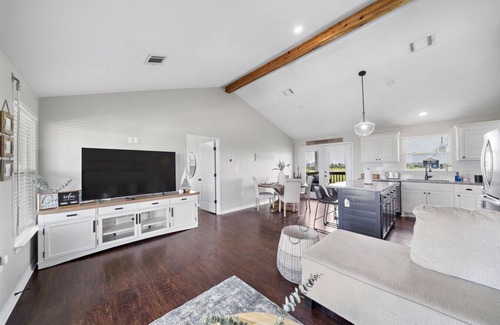 Indian Beach House | Peaceful Galveston Retreat with Patio & Views