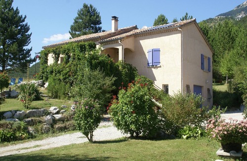 Marignac-en-Diois House | Peaceful Garden Stay, Diois