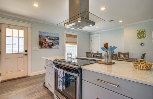 Wrightsville Beach House | Peaceful Getaway Close to Loop, Beach, Dining