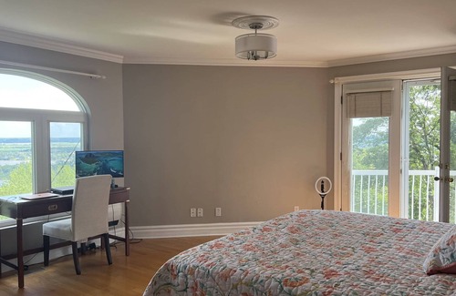 Grenville-sur-la-Rouge House | Peaceful Getaway in Nature with Private Forest & Lake