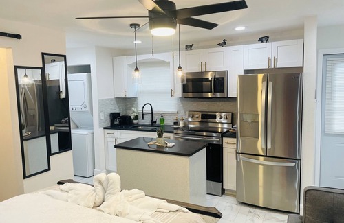 Bearss Plaza Apartment | PEACEFUL GETAWAY STUDIO