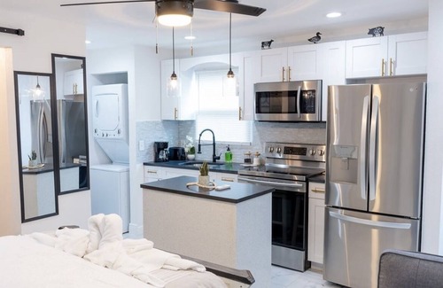 Bearss Plaza Apartment | PEACEFUL GETAWAY STUDIO