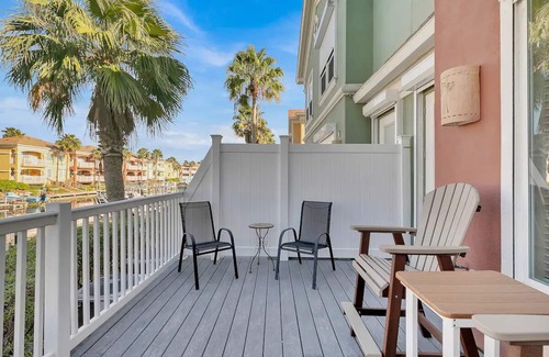 Laguna Vista House | Peaceful getaway townhome on the bay & close to the beach with all the amenities